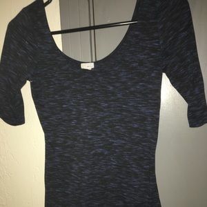 Black and blue low cut top